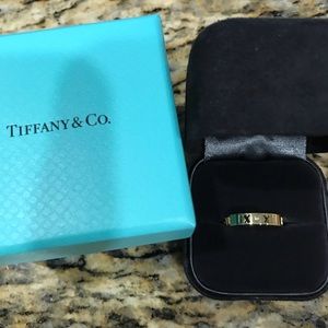 Tiffany & Co. 18K Atlas Pierced Narrow Ring